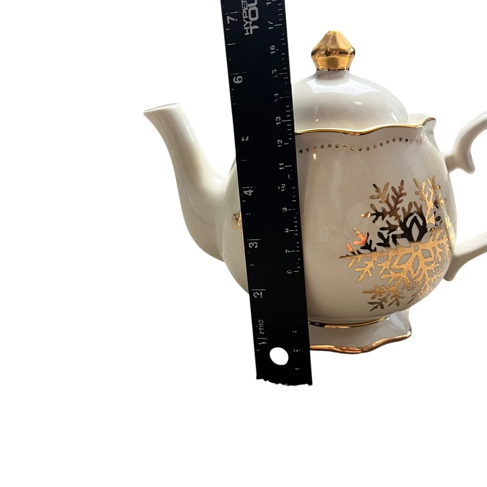 Cracker Barrel Season of Glory White Gold Snowflake Ceramic Teapot‎ Holiday